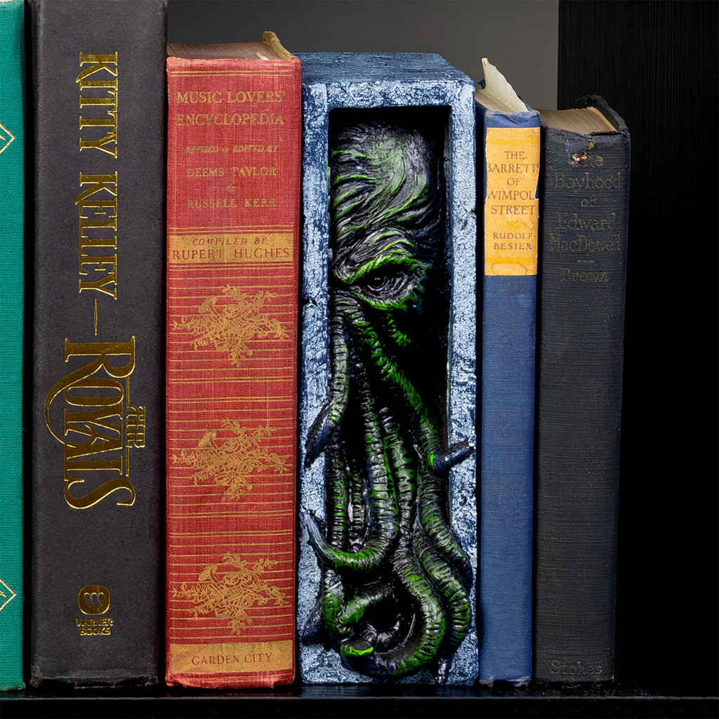 Cthulhu Bookshelf Insert - sh2380tv0