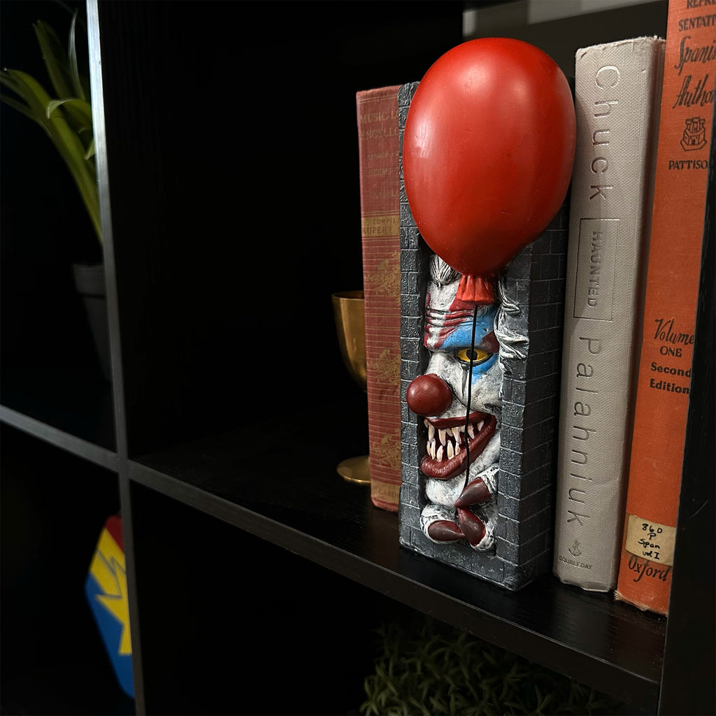 Evil Clown Bookshelf Insert - sh2646tv0