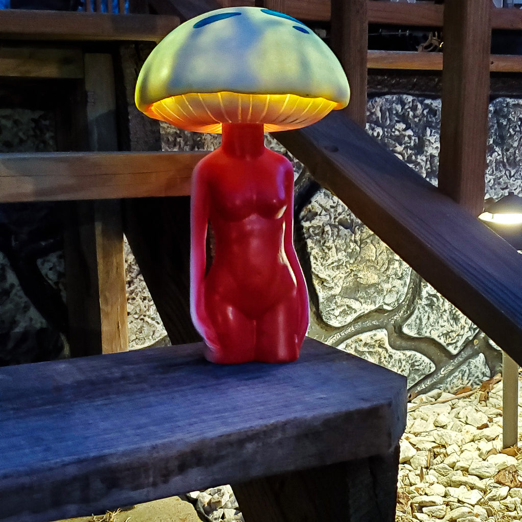 Mushroom Lady Solar Statue - sh2314es1